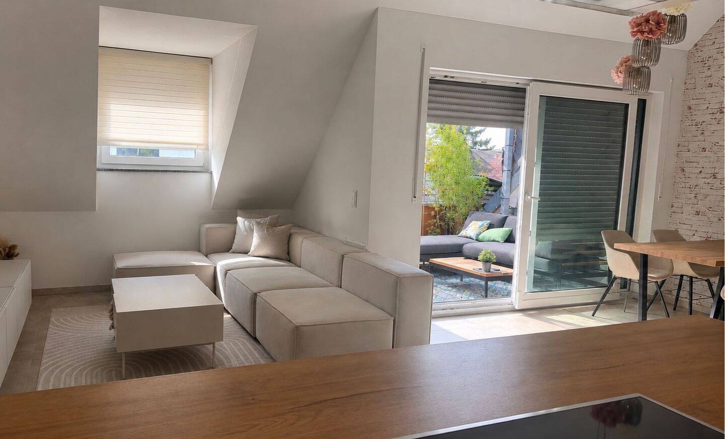AB SOFORT FREI: Sonnenloft – moderne Wohnung mit Dachterrasse & offener Galerie im Süden Nürnbergs, 90453 Nürnberg