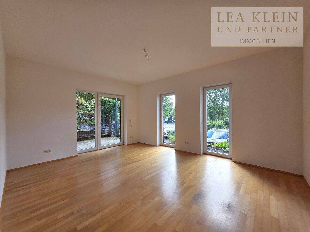 Helle Erdgeschosswohnung mit Terrasse, Einbauküche und barrierefreiem Zugang, 57258 Freudenberg