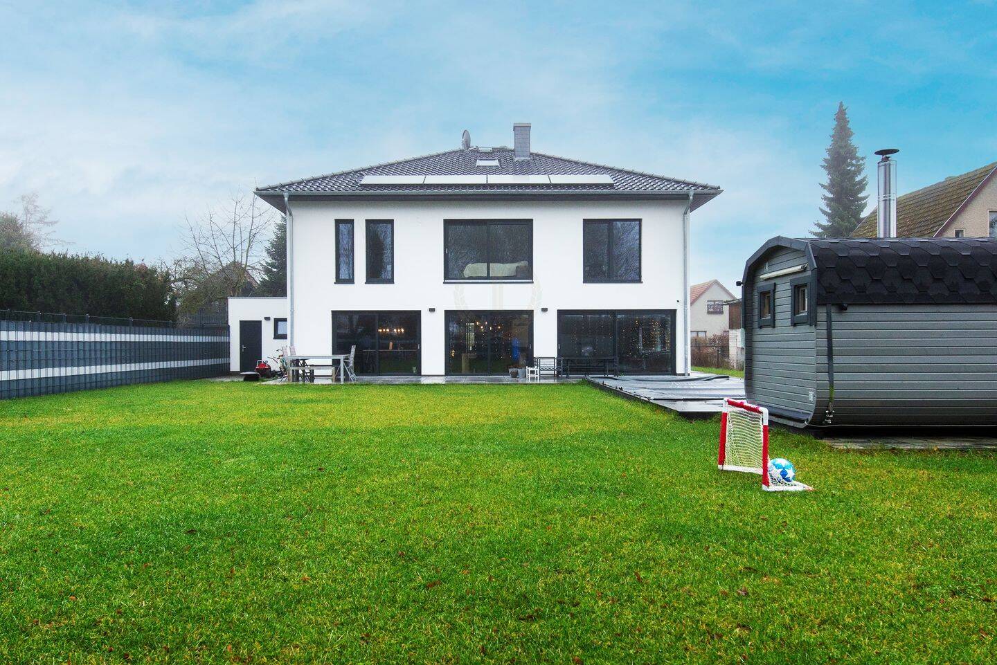 Purer Luxus! Exklusive Architektenvilla am Havelkanal bietet alles, was das Herz begehrt!, 14656 Brieselang