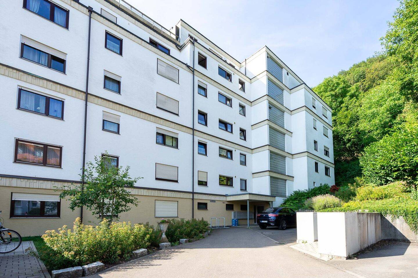 Helle 2-Zimmer-Wohnung mit Balkon in gepflegtem Mehrfamilienhaus, 89143 Blaubeuren