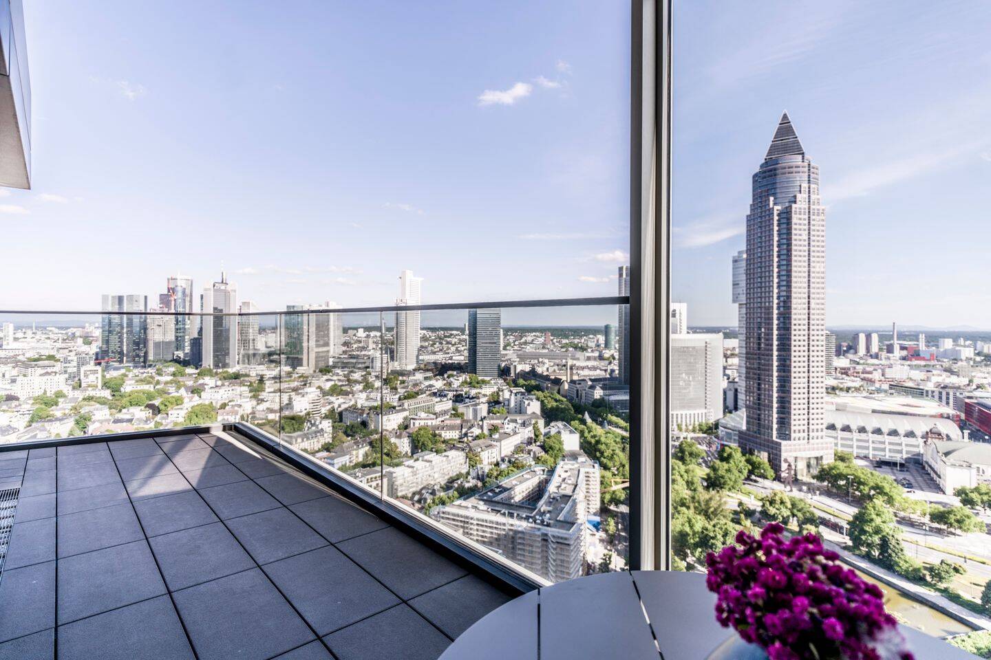 Hochwertige Designer Wohnung mit traumhaften Skylineblick, 60325 Frankfurt am Main (Bockenheim Gallus Westend-Süd)