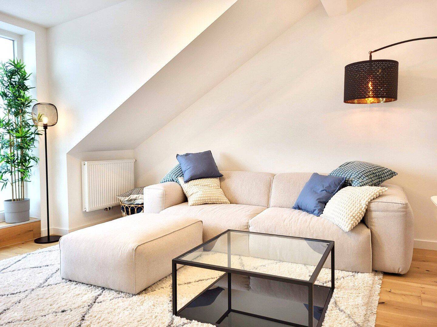 2-Zimmer-Wohnung in Neubau-Aufstockung: Wohnen auf Zeit, 22041 Hamburg (Wandsbek Marienthal Tonndorf)