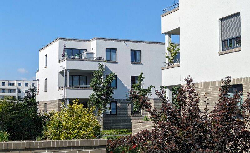 HALLO FAMILIEN! Hier ist Platz für Euch – 4 Zimmer, 2 Bäder, 2 Balkone, 1277 Dresden