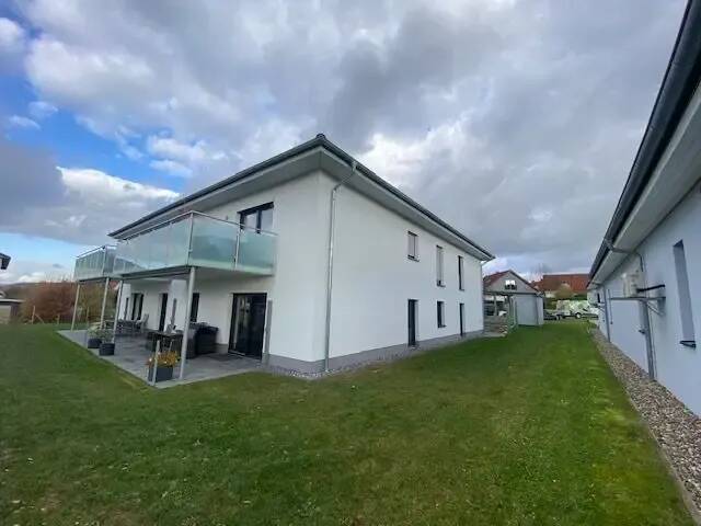 Exklusiver Neubau in Warburg-Scherfede: 4 energieeffiziente Wohnungen mit Terrasse oder Balkon – Erstbezug!, 34414 Warburg