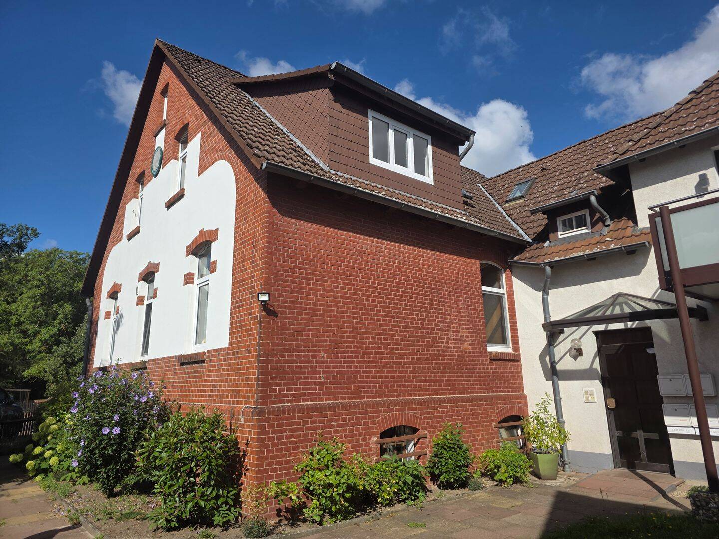 Isernhagen OT – Charmante, renovierte 3-Zimmer-Wohnung in kleiner Wohneinheit, 30916 Isernhagen