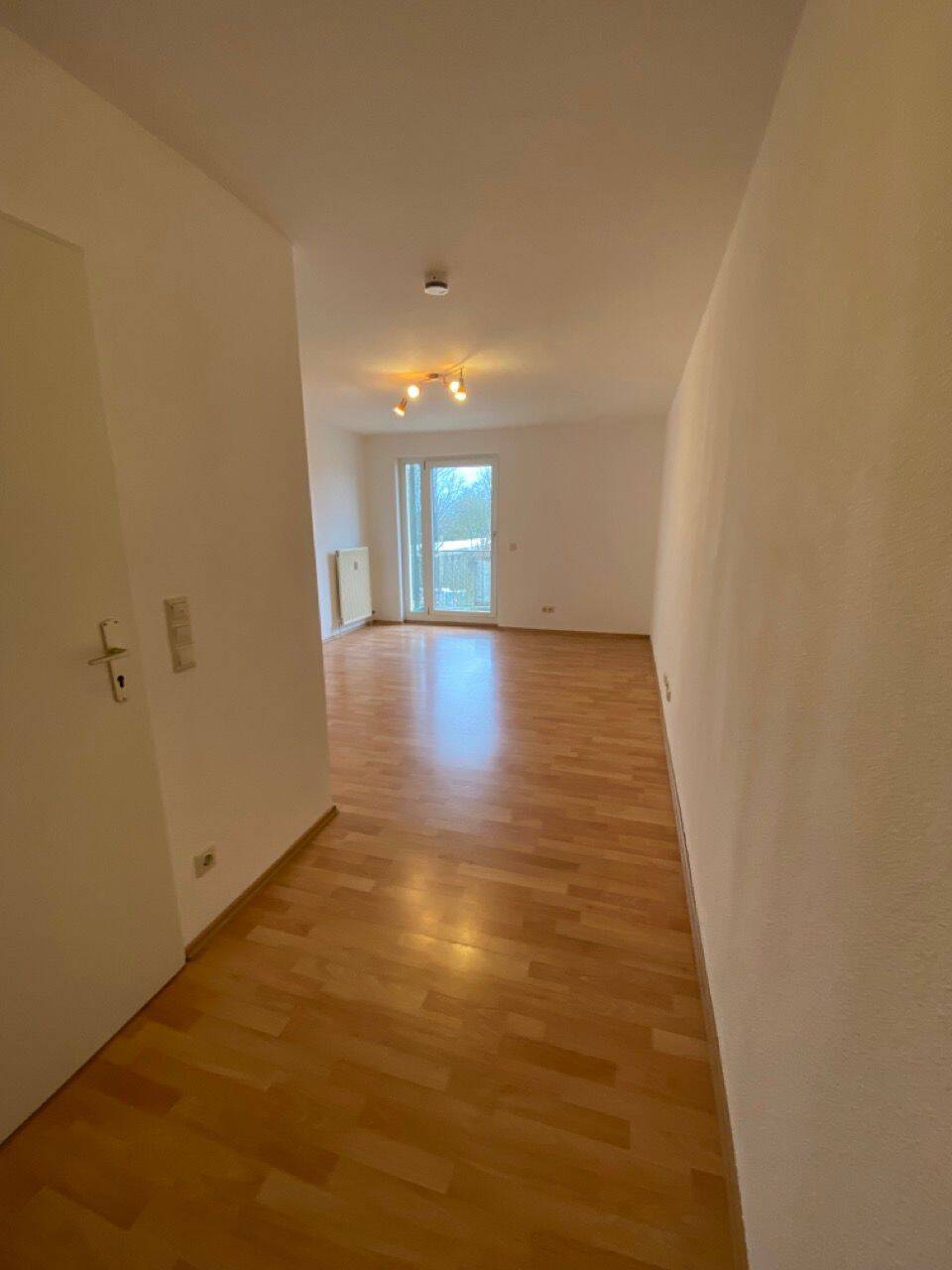 Charmantes 1-ZKB Apartment mit Balkon und Stellplatz, 67657 Kaiserslautern (Innenstadt)