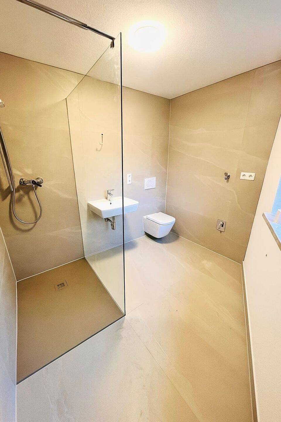 Schöne renovierte 2-Zimmer-Wohnung mit Einbauküche und Garten, 74679 Weißbach
