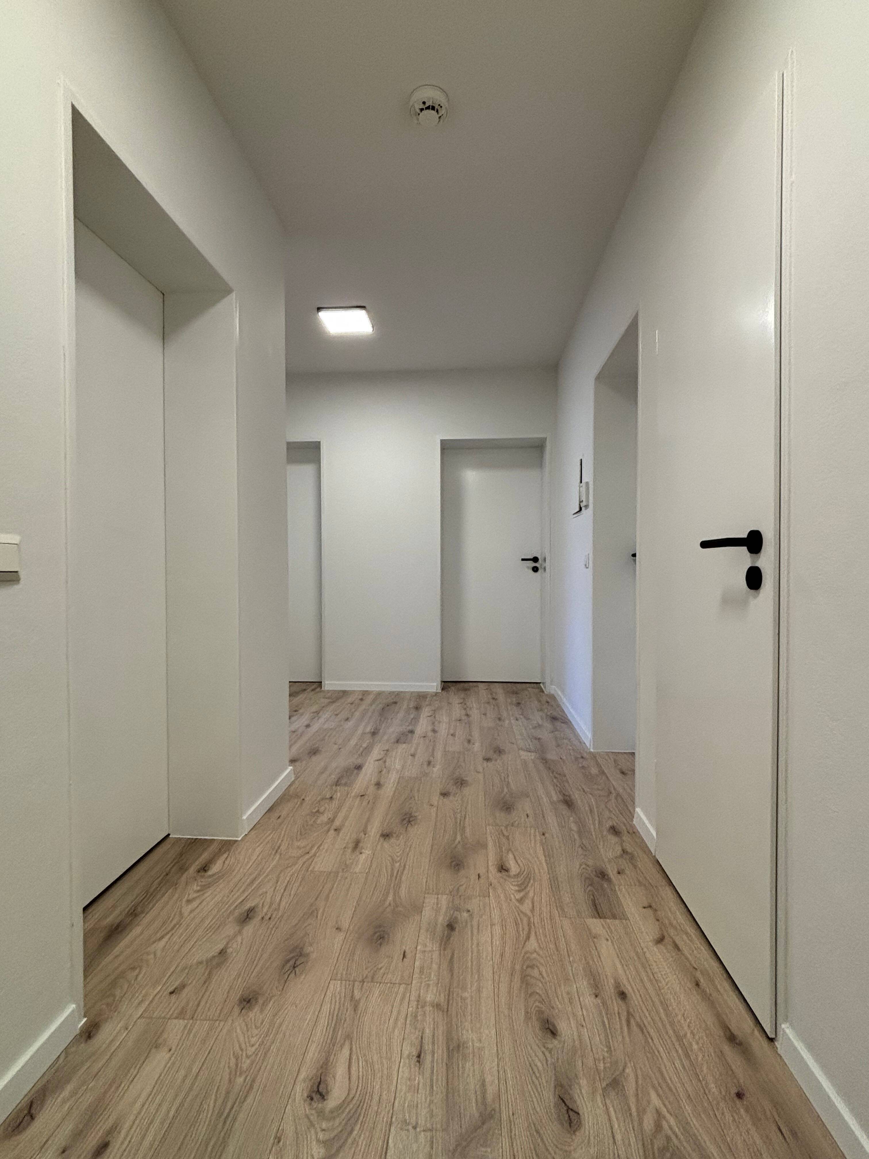 Komplett renovierte vollständig möblierte Wohnung für Ihre 7 Mitarbeiter!, 84034 Landshut (Münchnerau Nikola West)