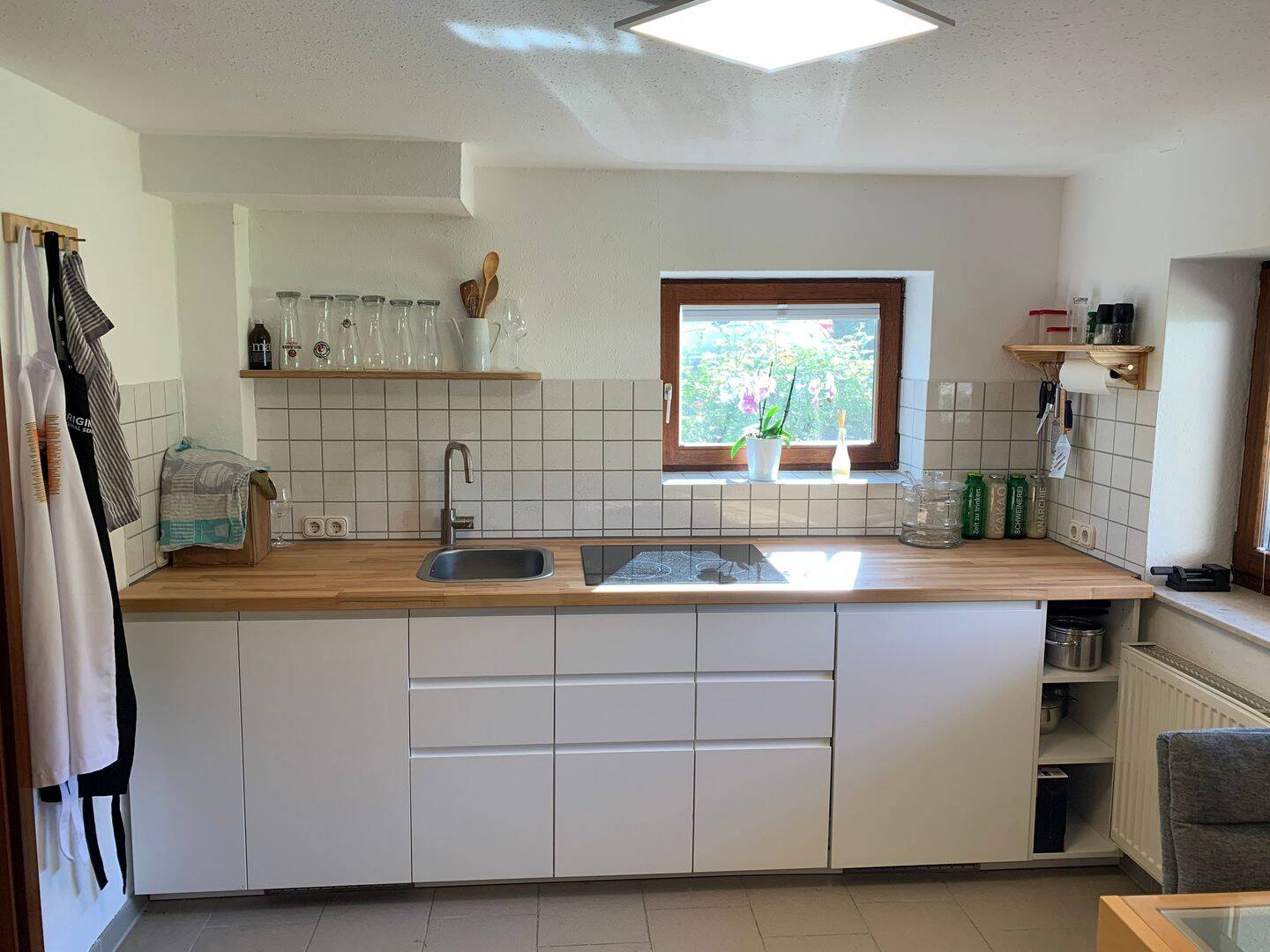 Helle Kellerwohnung mit Einbauküche, 71229 Leonberg