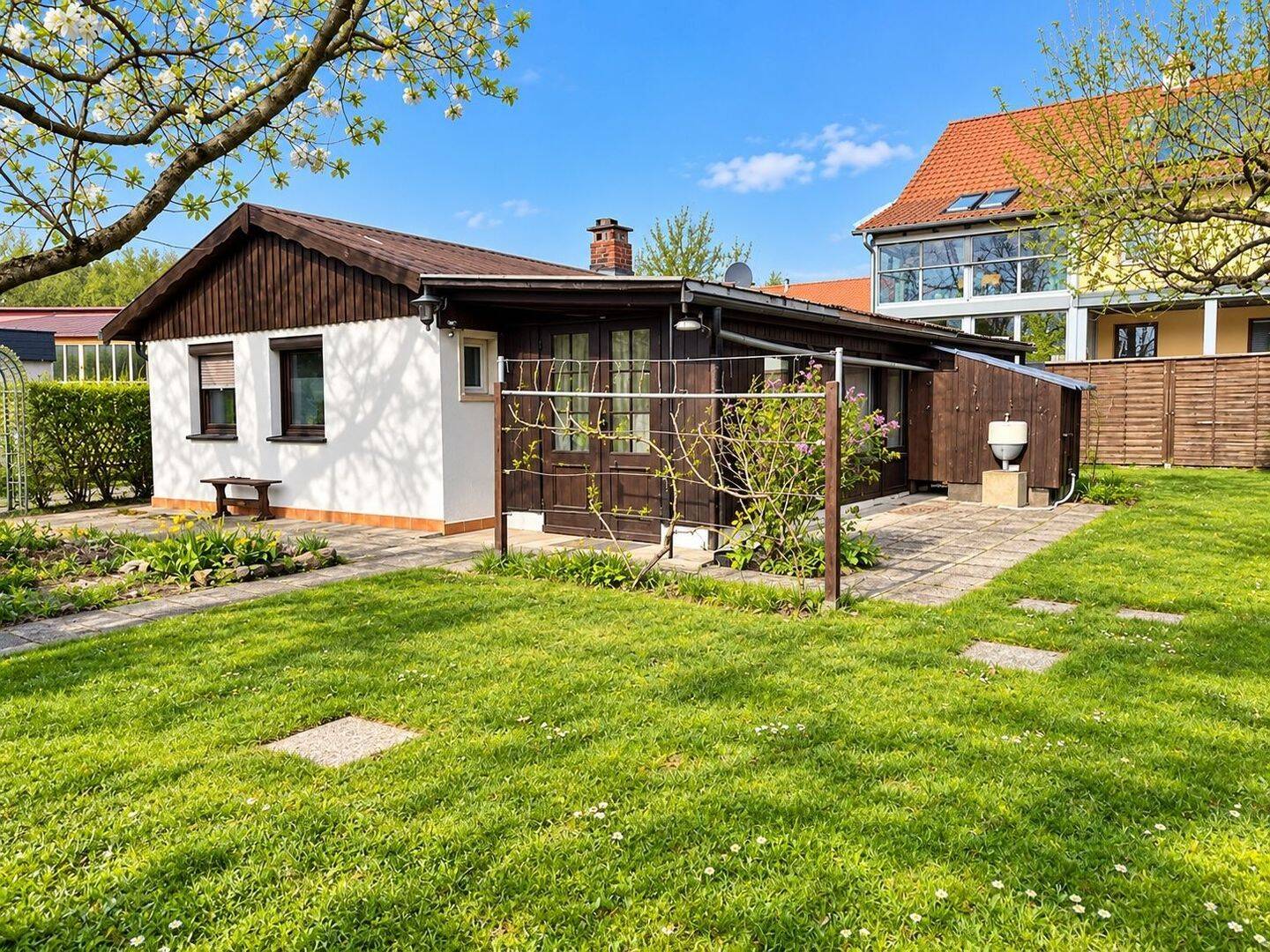 Baugrundstück + Gartenhaus in TOP-Wohnlage von Nürnberg-Worzeldorf – 2. Reihe zum „Alten Kanal“**, 90455 Nürnberg