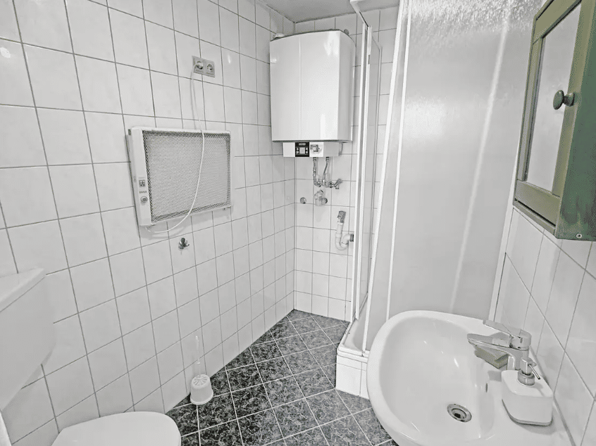 Monteurzimmer Wohnung Monteurunterkunft voll möbliert, Internet, Waschmaschine, Parkplatz, 75038 Oberderdingen