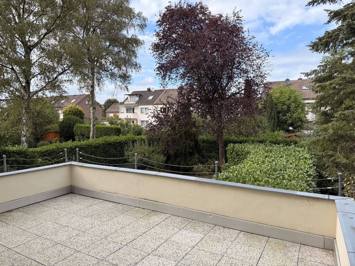 Düsseldorf Lierenfeld: Frisch renovierte 3-Zimmer-Wohnung mit großer Terrasse!, 40231 Düsseldorf (Eller Lierenfeld)