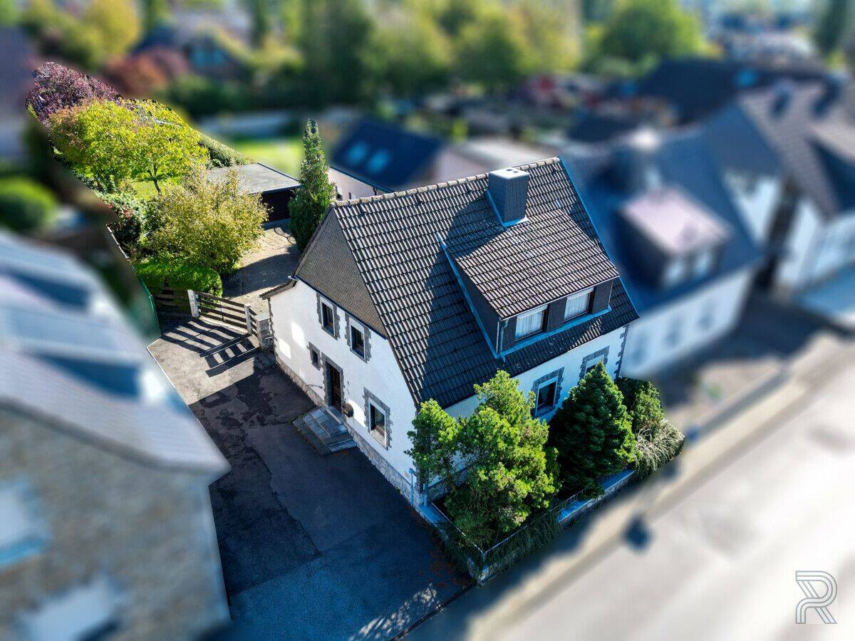 Einfamilienhaus in Stolberg/Breinig mit Baugrundstück, 52223 Stolberg (Rhld.)