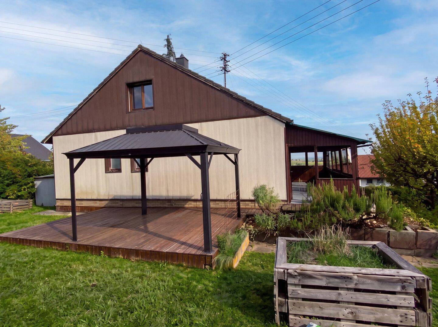 Großzügiges Einfamilienhaus mit Fernblick, Pavillon & großem Garten – provisionsfrei in Flochberg, 73441 Bopfingen