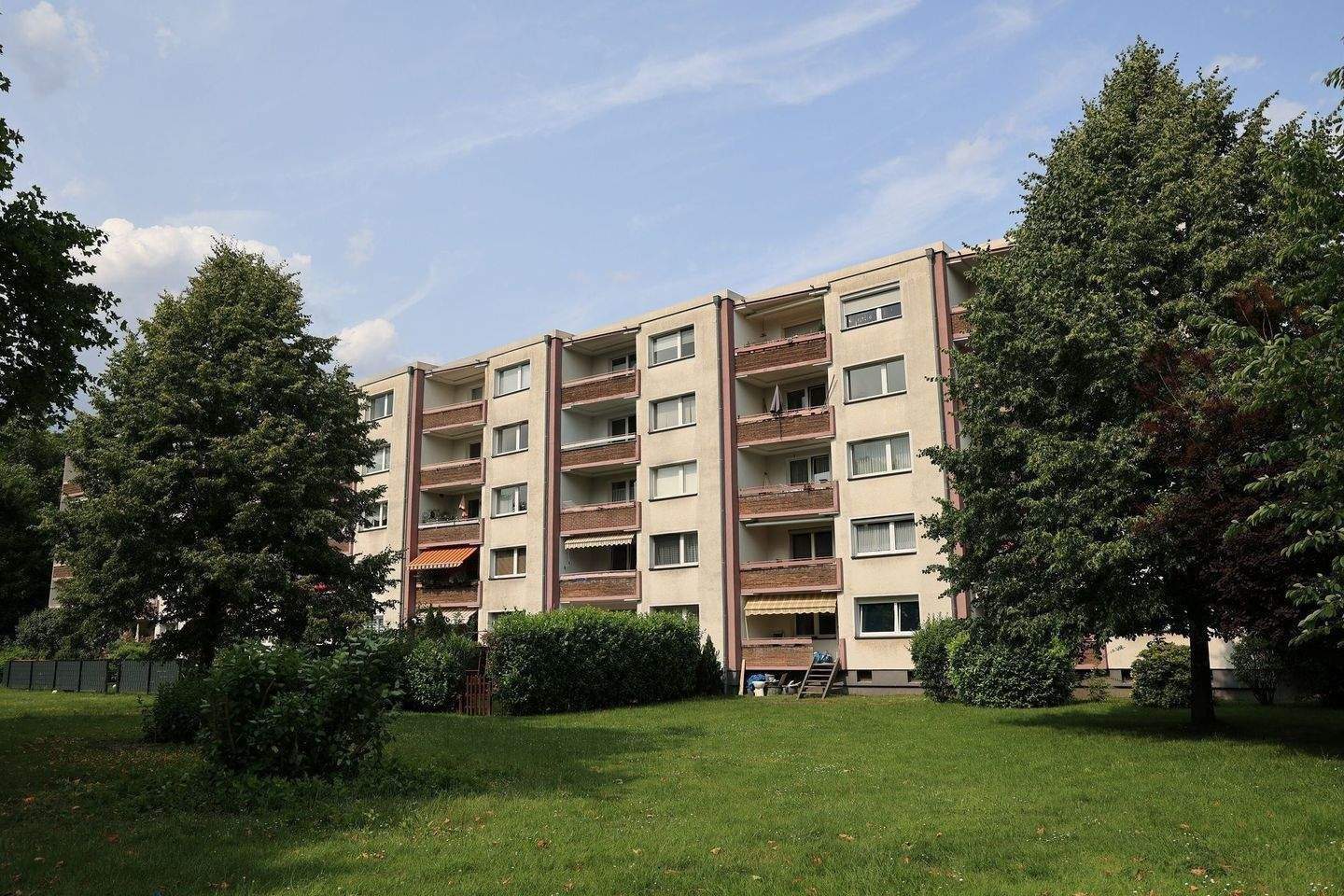 Schöne vermietete Wohnung in Wedau, 3,5-Zimmer, Balkon, gute Aufteilung, teilsaniert, 47279 Duisburg