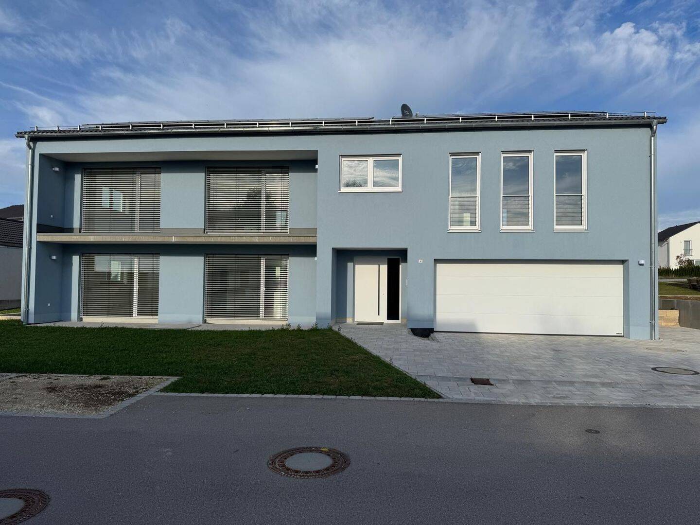 Erstbezug | KfW40 | barrierefrei | Balkon+Garten | 89 m2 2,5 Zi, 85132 Schernfeld