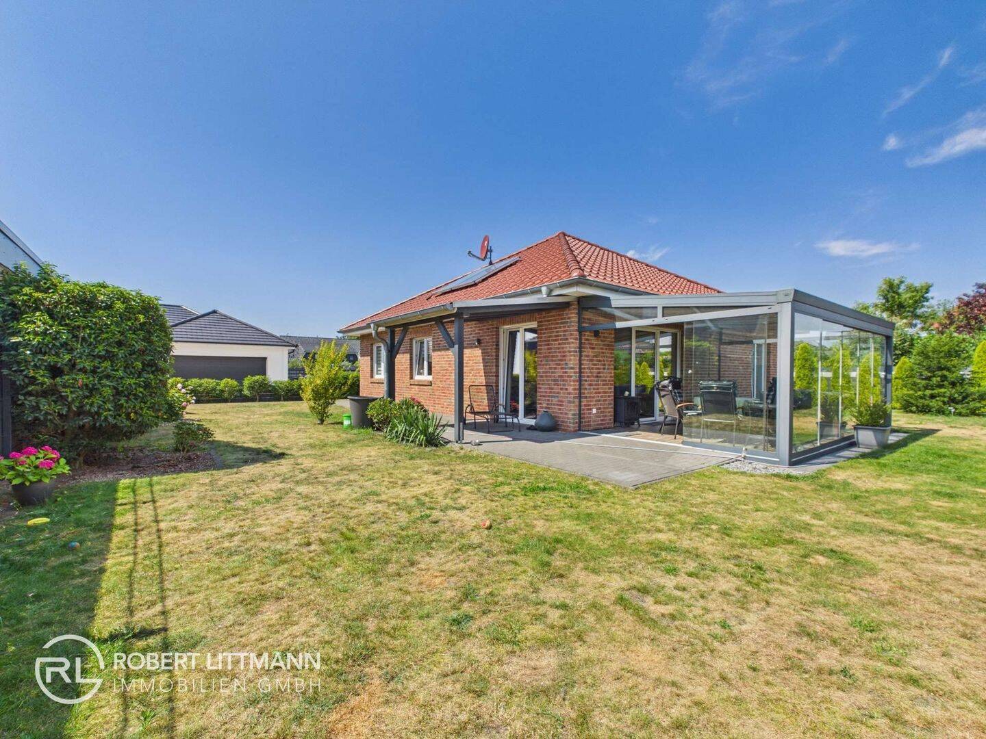 Mehr Freiheit, weniger Wege: Neuwertiger Bungalow mit Wintergarten & Komfort auf einer Ebene, 28879 Grasberg
