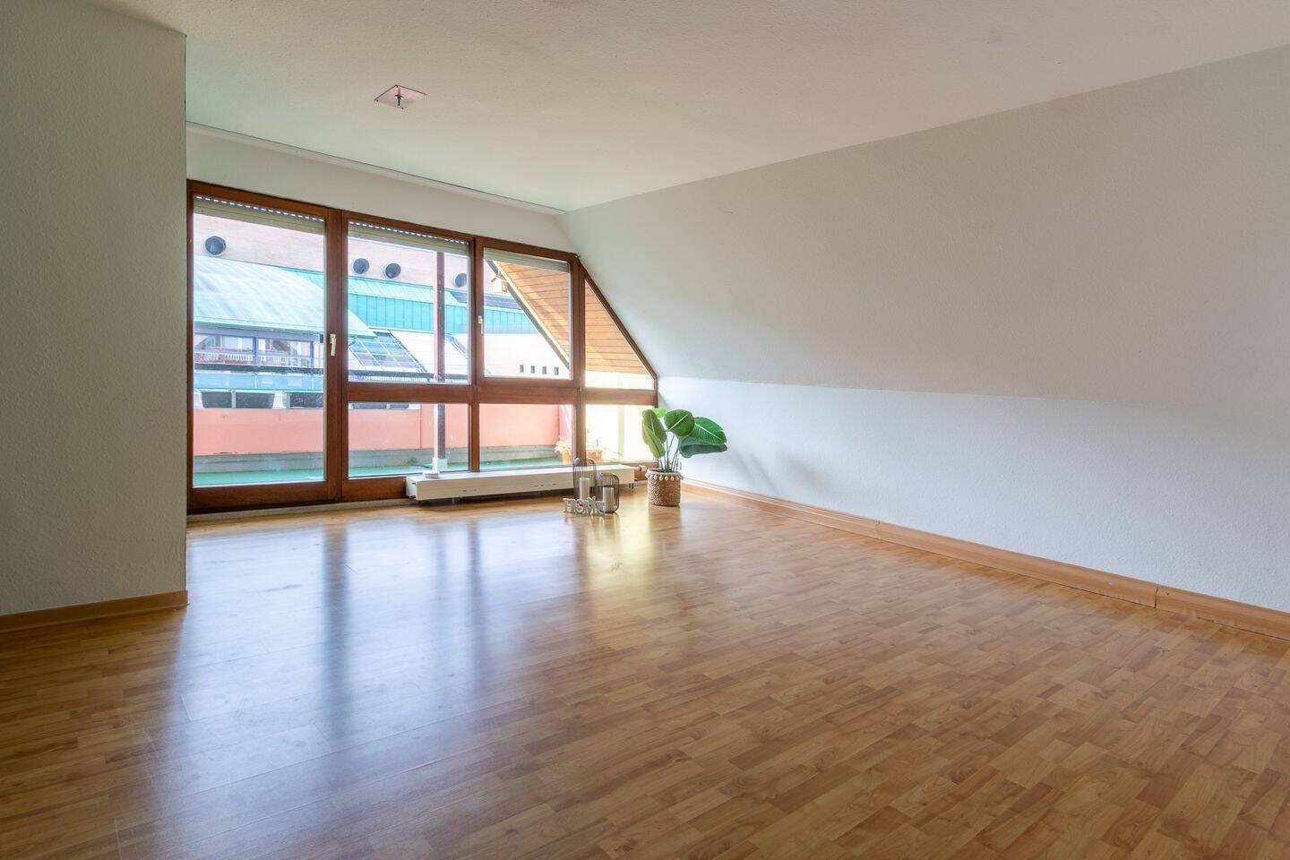 Stadtnah und Familienfreundlich. 4-Zimmer-Dachgeschosswohnung mitten in Künzelsau, 74653 Künzelsau
