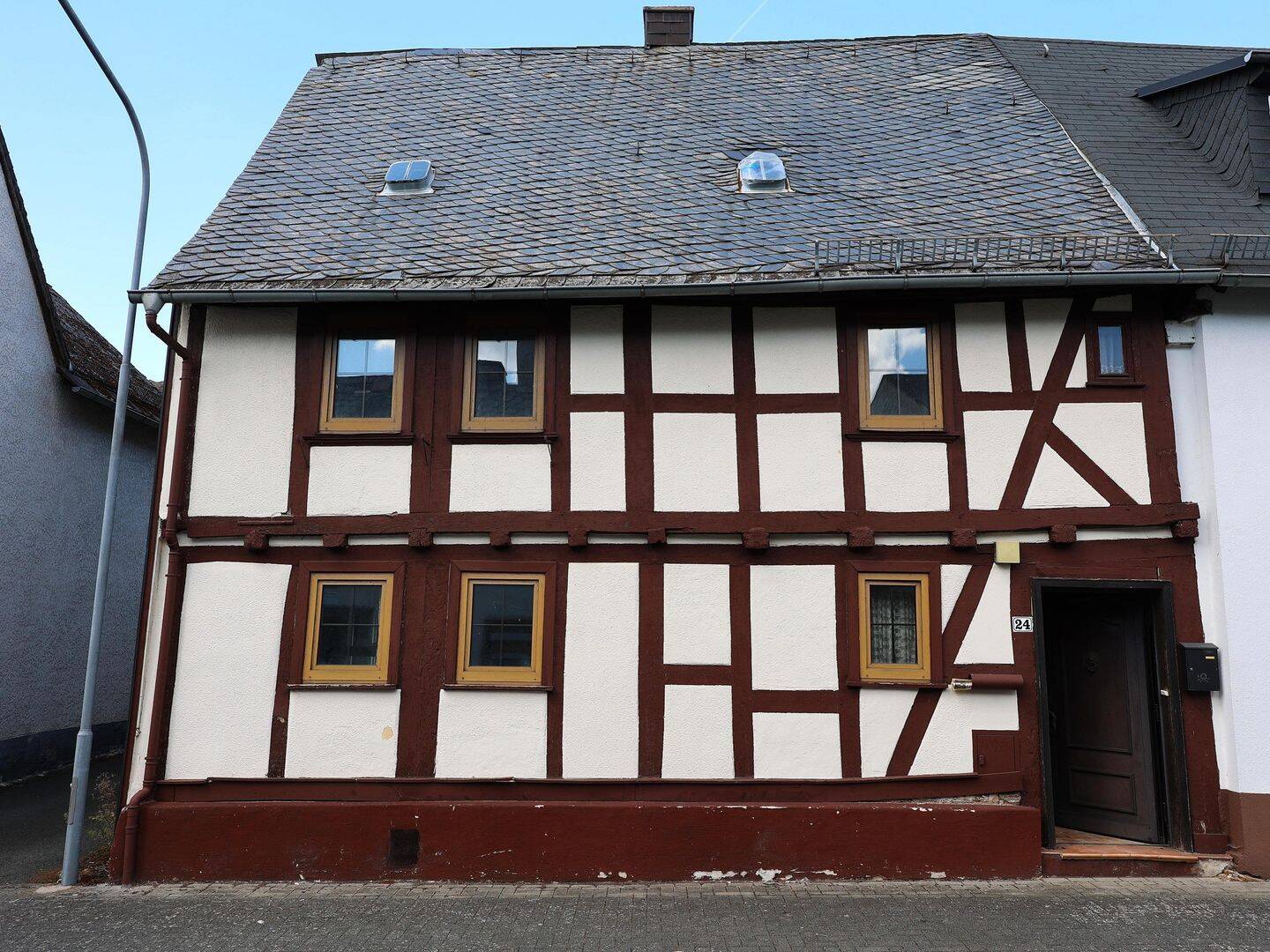 Charme trifft Potenzial: Denkmalgeschütztes Haus mit Nebengrundstück in Greifenstein, 35753 Greifenstein