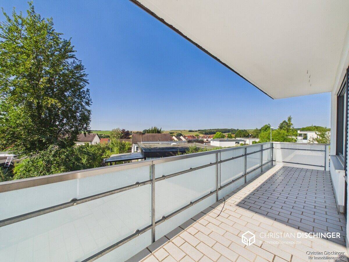 Wohnen, Arbeiten, Mehrgenerationen – großzügiger Bungalow mit viel Potenzial, 93138 Lappersdorf