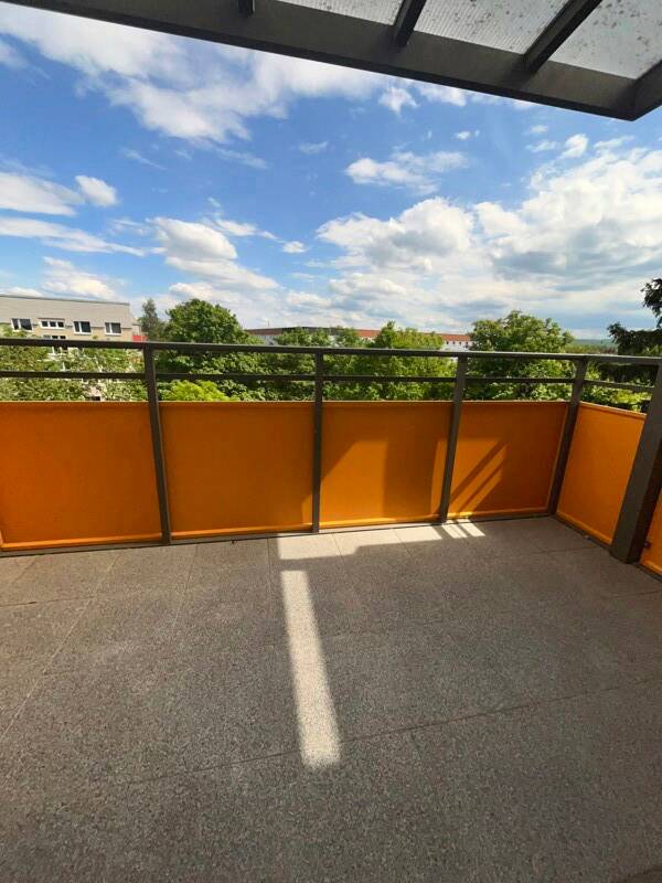 Große, helle 2-Zimmer-Wohnung mit Balkon und Wannenbad!, 1257 Dresden (Großzschachwitz Leuben Lockwitz Niedersedlitz)