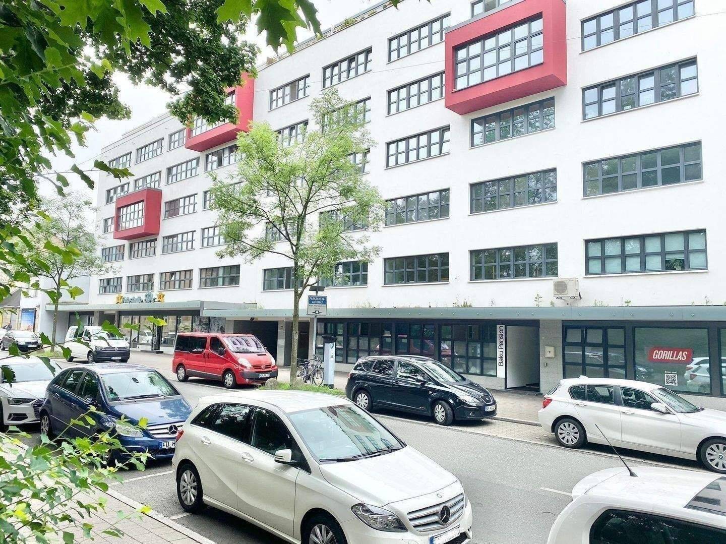 TPO SANIERTE 1 ZIMMER WOHNUNG MIT EINBAUKÜCHE UND BALKON, 90762 Fürth (Innenstadt)