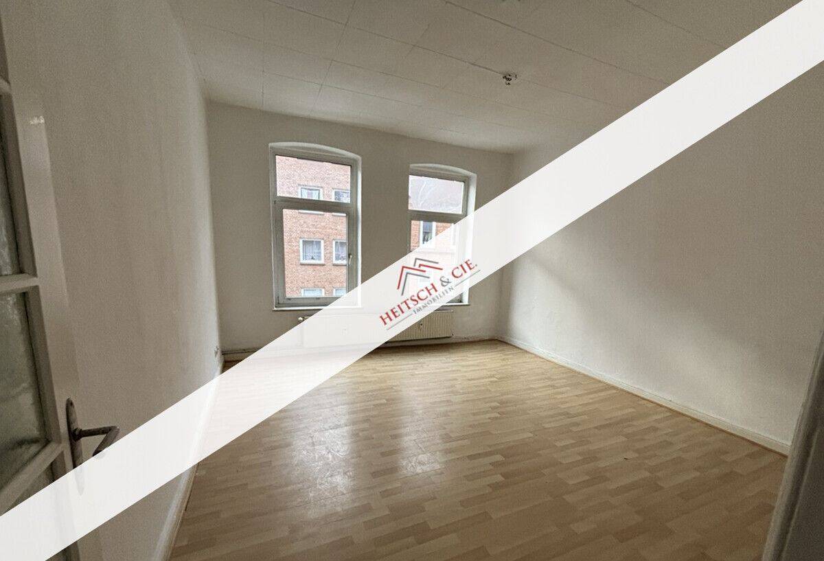 Frei werdende 2-Zimmer-Wohnung mit attraktivem Entwicklungspotenzial in zentraler Kieler Lage!, 24114 Kiel (Südfriedhof)