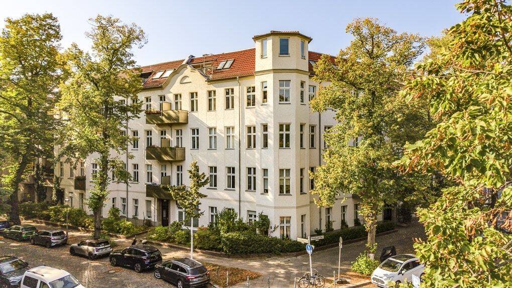 Platz für Ihre Ideen: Altbau mit Erker und Stuck: 110 m², 3 Zimmer, 14197 Berlin (Steglitz-Zehlendorf Friedenau Wilmersdorf)