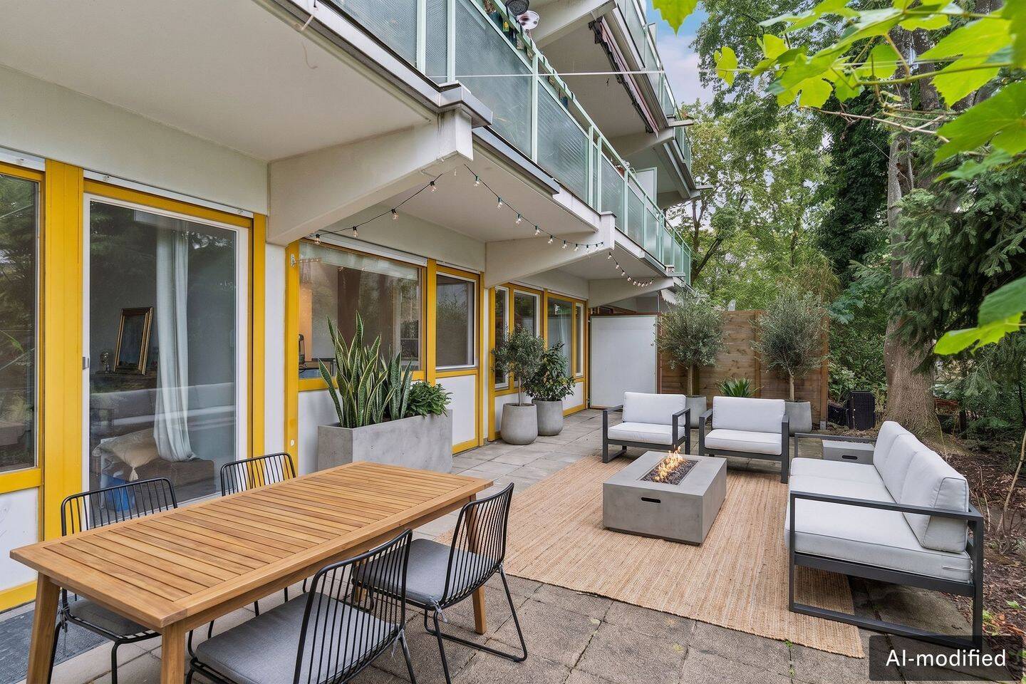 Wohnen wie im Urlaub – modernisierte Gartenwohnung mit Pool und perfekter City-Anbindung, 81929 München (Bogenhausen Trudering-Riem)