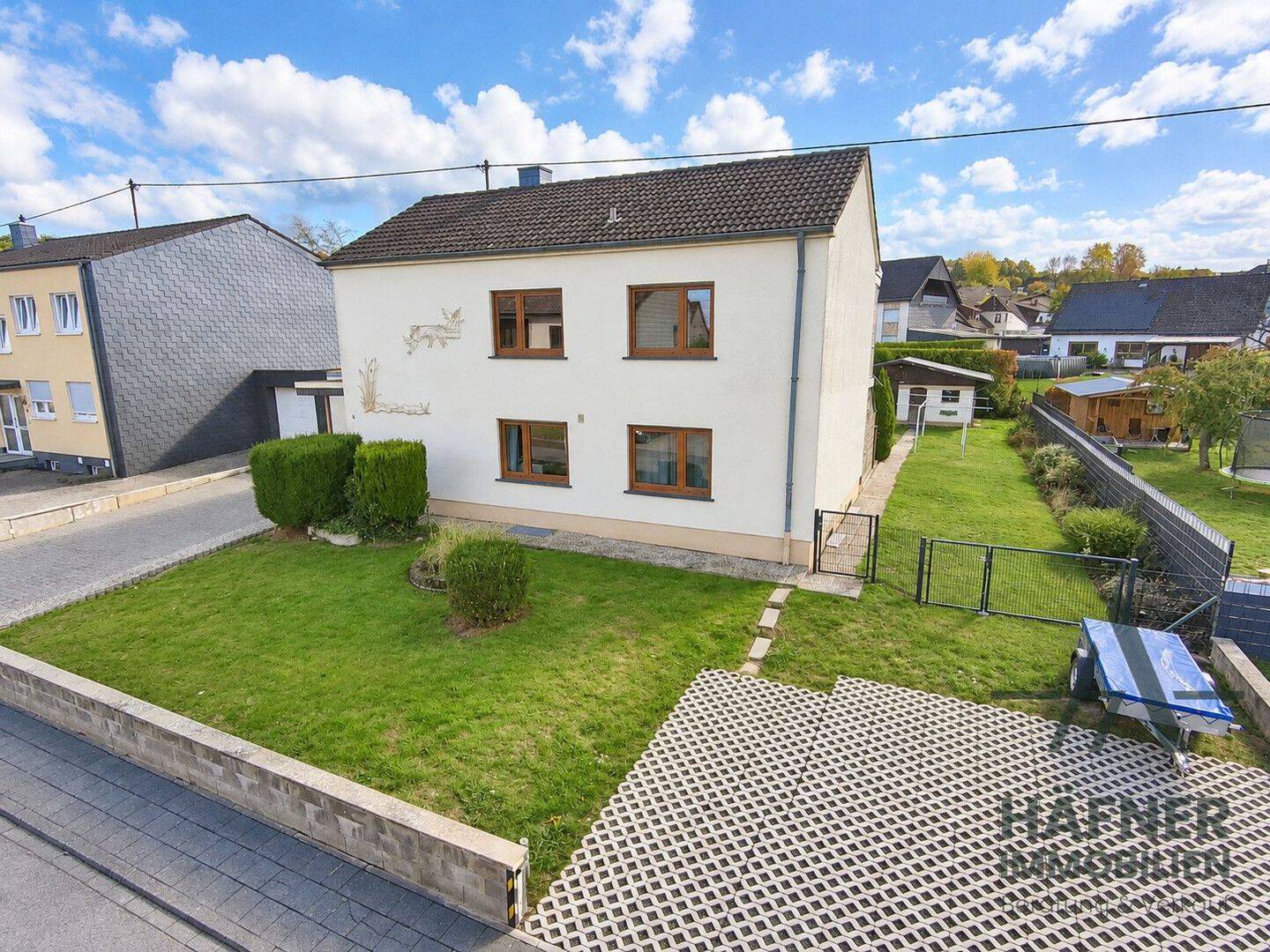 Gepflegtes Zuhause mit viel Platz, schönem Garten und flexiblen Nutzungsmöglichkeiten, 54662 Herforst
