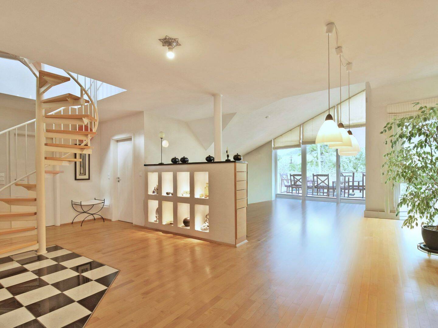 Stilvolle Maisonettewohnung mit Garten, Terrasse & 2 Stellplätze, 63825 Schöllkrippen