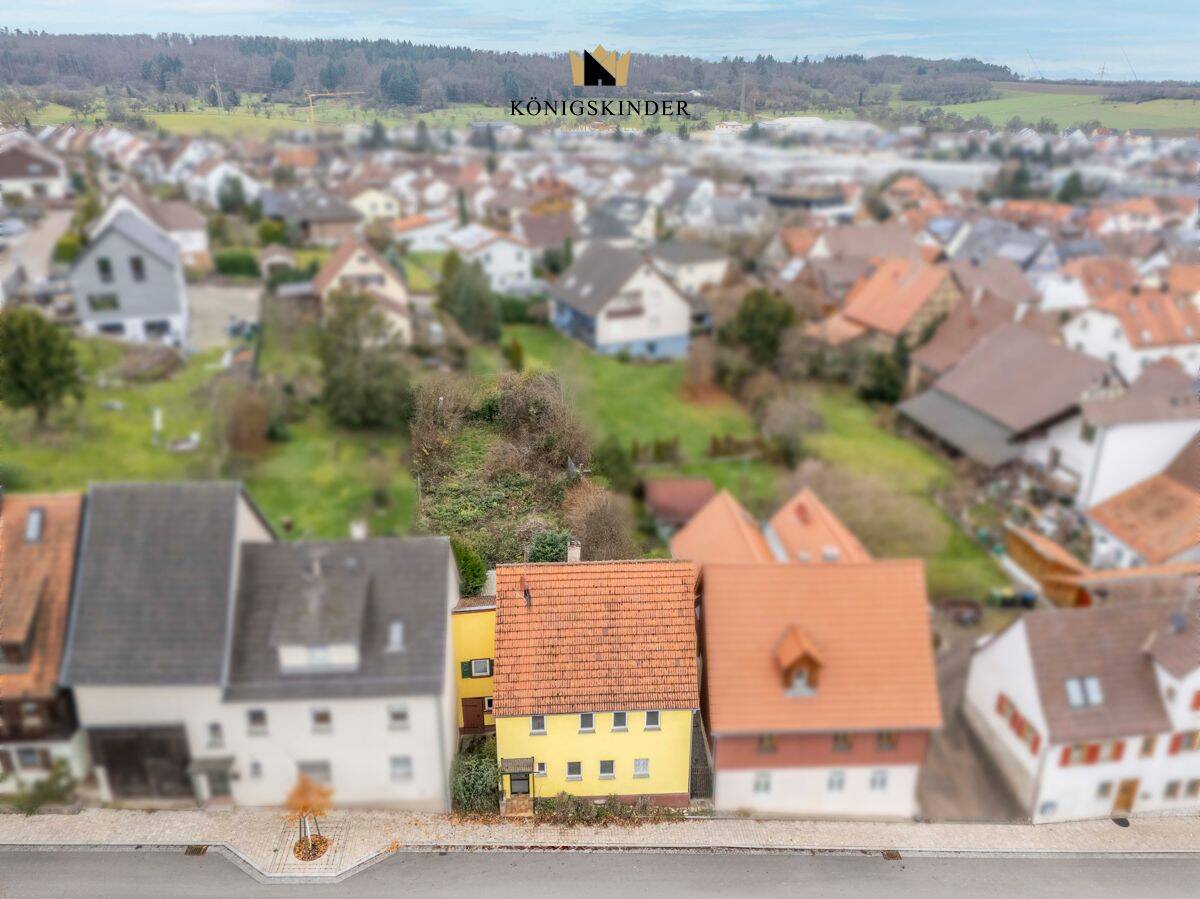 Einfamilienhaus mit großem Garten in bevorzugter Lage., 75446 Wiernsheim