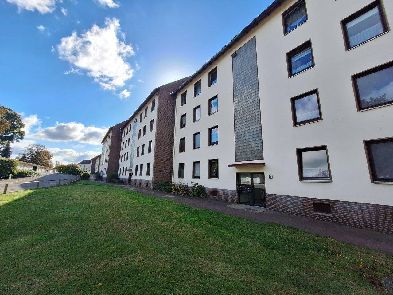 2 Zimmer Wohnung mit großem Balkon frisch renoviert, 31303 Burgdorf