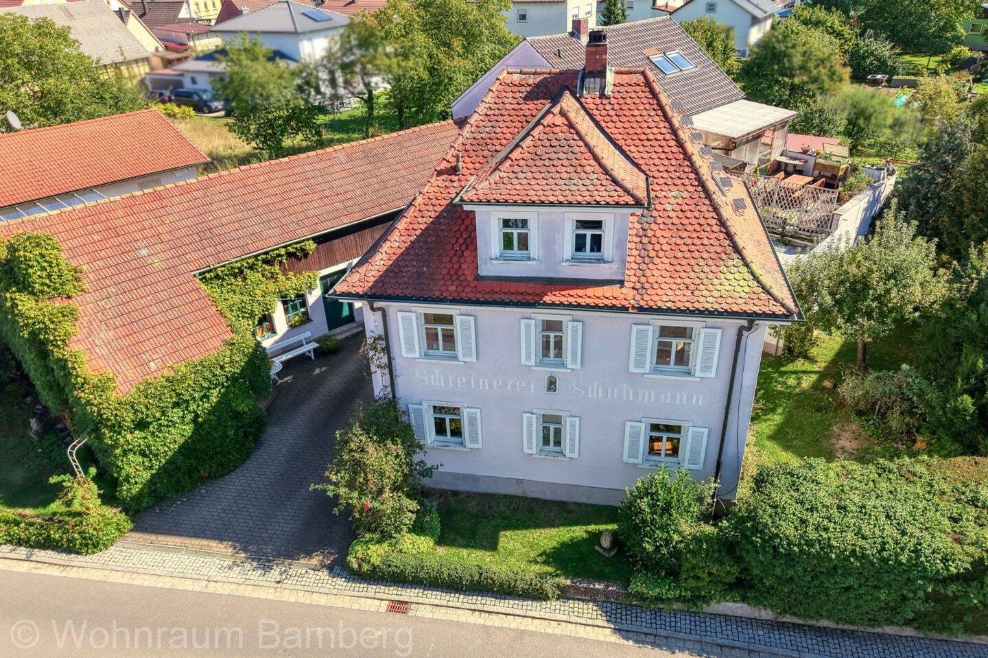 Wohnen & Arbeiten in Straßgiech: Wohnhaus mit ehem. Schreinerei und separater Wohnung im Hinterhaus, 96110 Scheßlitz