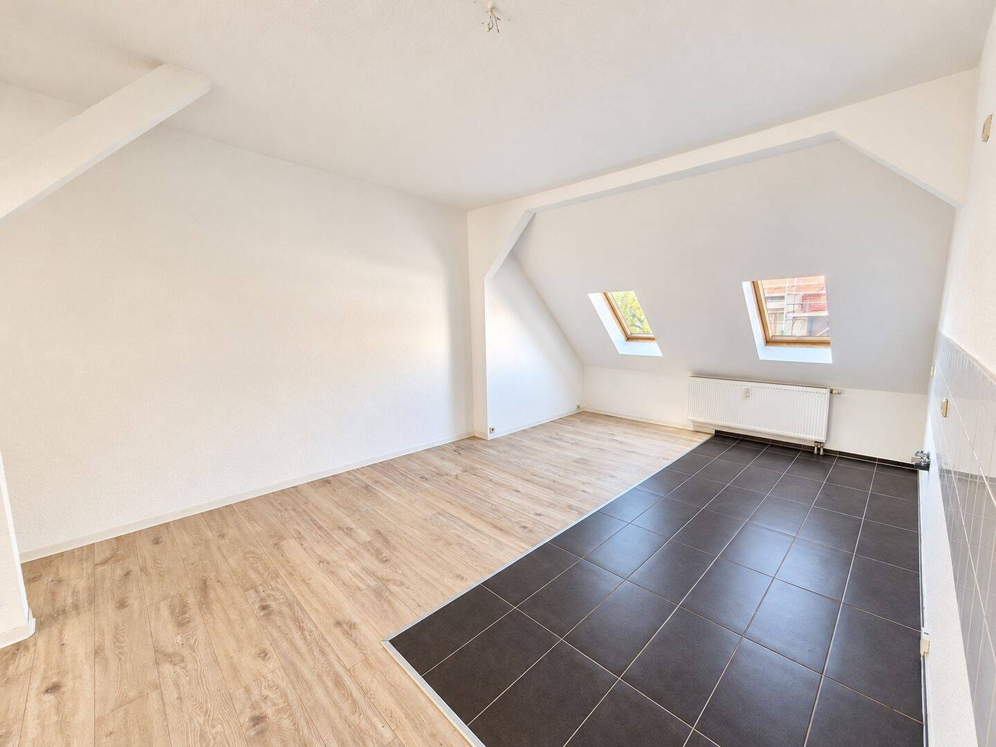 Helle renovierte 2-Zimmer Wohnung mit großen Räumen in der Cichoriusstr. 4, 4318 Leipzig (Anger-Crottendorf Sellerhausen-Stünz)