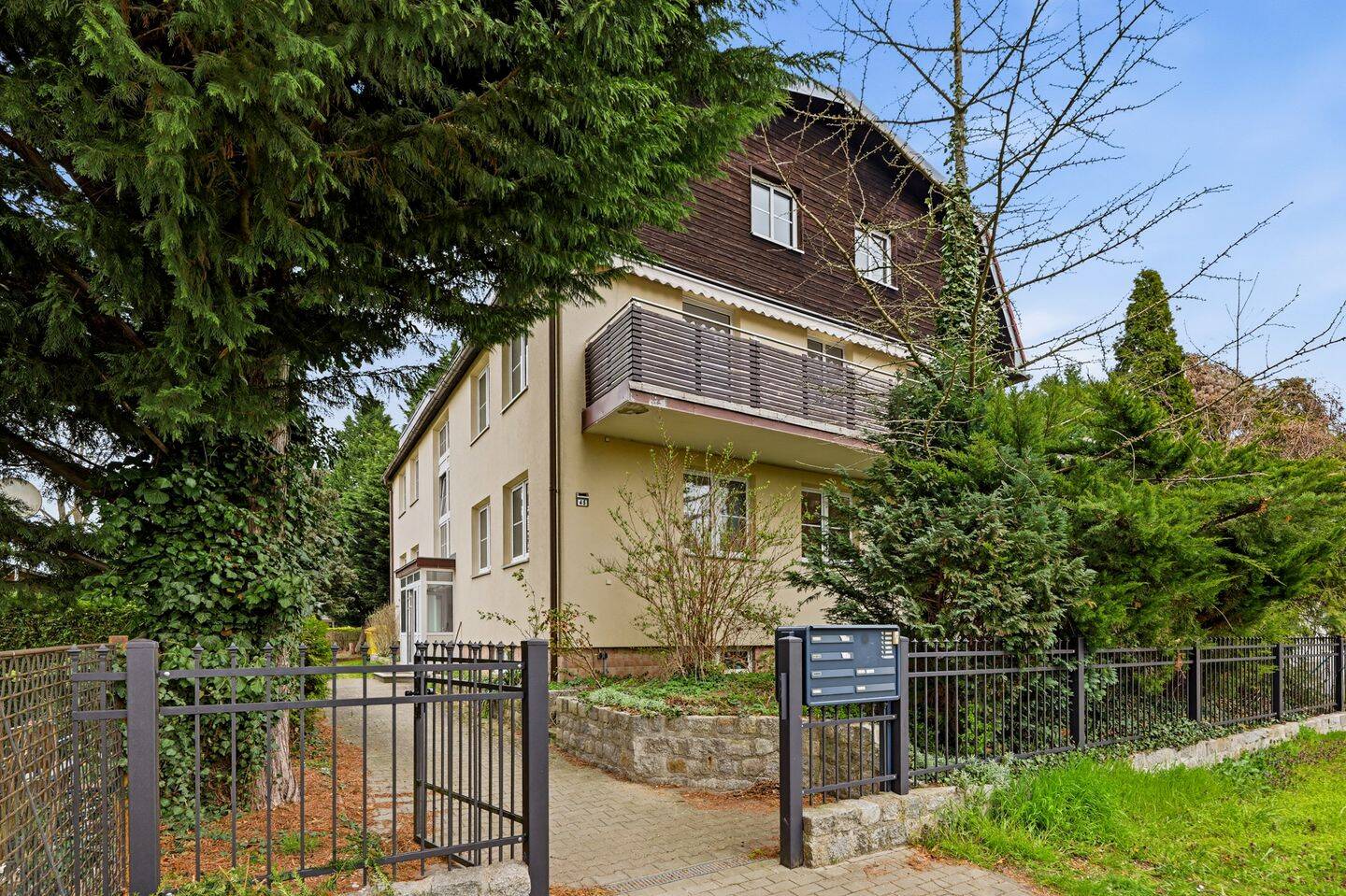 **Viel Raum für Möglichkeiten – Mehrfamilienhaus in Berlin-Blankenburg**, 13129 Berlin (Pankow)