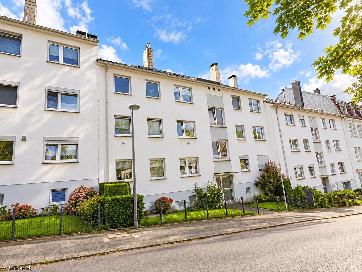 PREISWERTE 3-ZIMMER-WOHNUNG MIT LOGGIA UND GARAGE – WUPPERTAL-LANGERFELD, 42389 Wuppertal (Langerfeld)