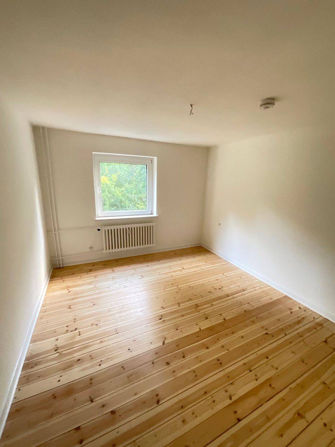 Sanierte 2 Zimmer Wohnung im Herzen von Wellingdorf., 24148 Kiel (Ellerbek Wellingdorf)