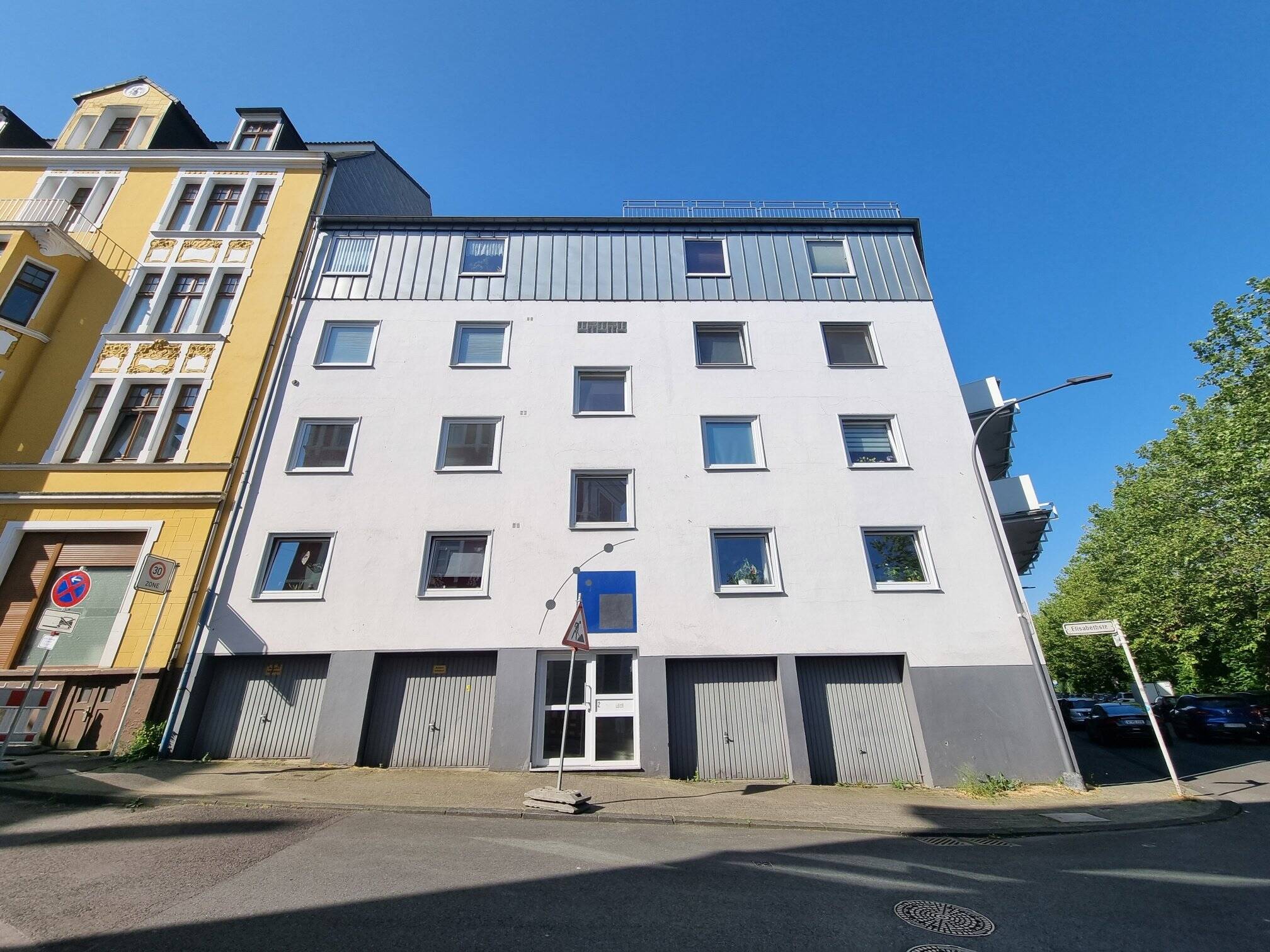 Kernsanierte 3-Zimmer-Wohnung im 2. Stock in Wuppertal zu vermieten mit Balkon und Garage, 42289 Wuppertal (Barmen Langerfeld)