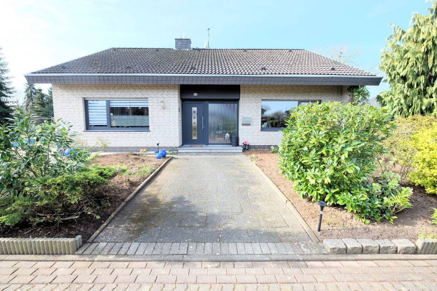 Freistehendes Einfamilienhaus mit Keller, großzügigem Garten und Sauna, 47574 Goch