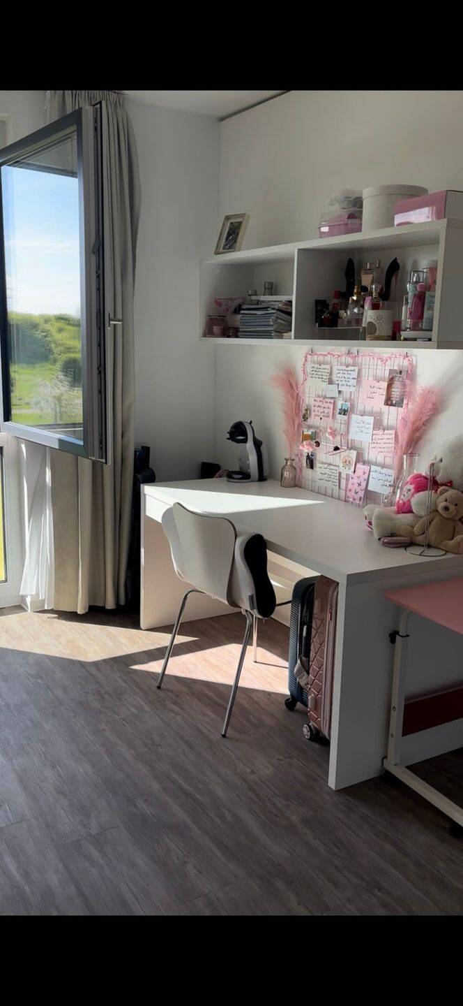 Helles, möbliertes Apartment mit wunderschönem Blick ins Grüne in Frankfurt-Riedberg, 60438 Frankfurt am Main (Kalbach-Riedberg Niederursel)