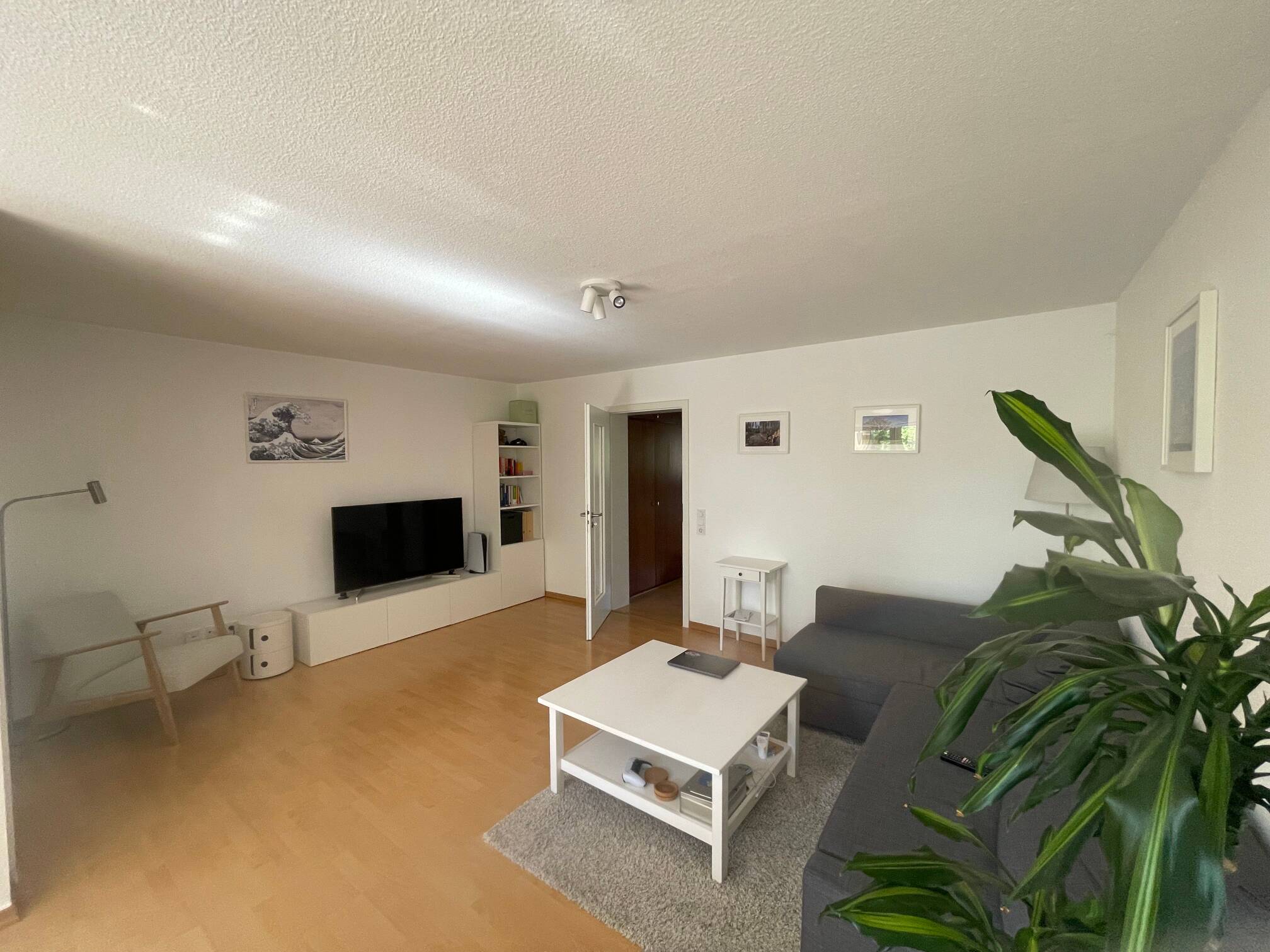 Schöne, helle 2-Zimmer Stadt-Wohnung mit Balkon im 3. OG und Stellplatz (Nähe Brose/Klinikum), 96450 Coburg