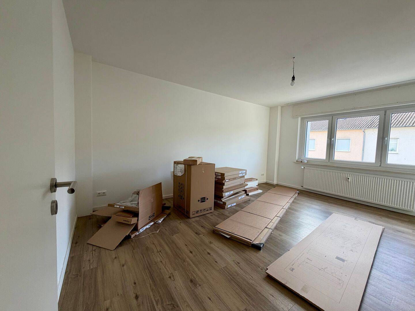 Saniert! 2-Zimmer-Wohnung mit Einbauküche und Balkon in Kriftel, 65830 Kriftel