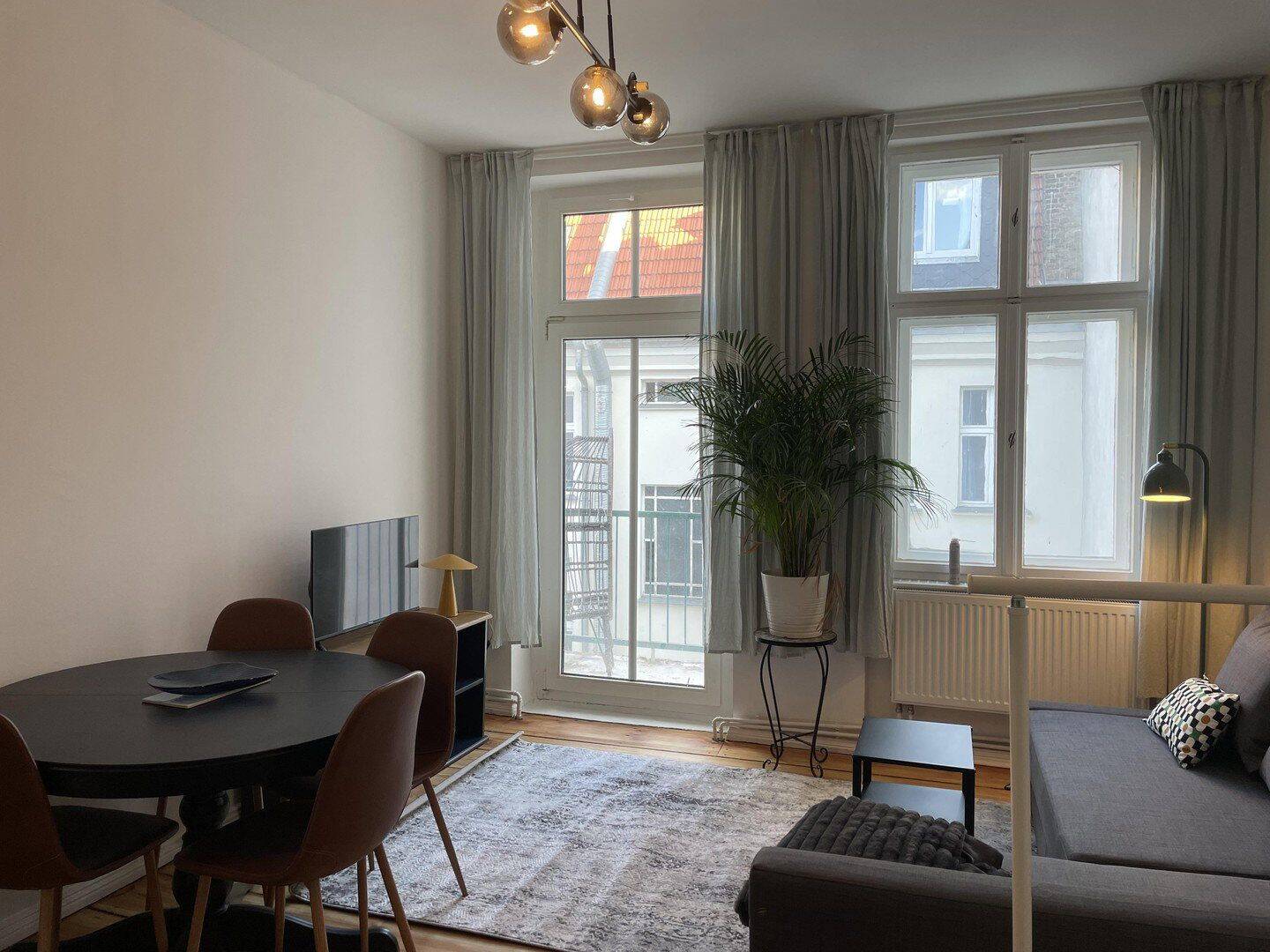 Spacious 2 bedrooom apartment in Pankow Florakiez district with kitchen to rent, 13187 Berlin (Pankow)