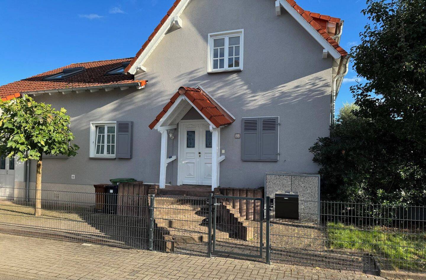 Einziehen und sofort wohlfühlen: Helles Einfamilienhaus mit mediterranem Charme in Lingenfeld, 67360 Lingenfeld