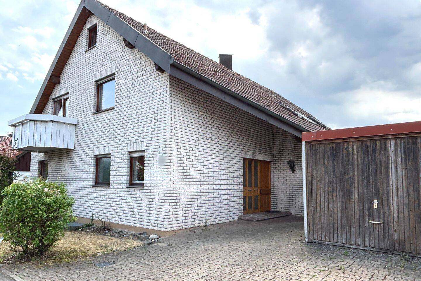 Großzügiges Einfamilienhaus mit Einliegerwohnung in guter Wohnlage, 73553 Alfdorf