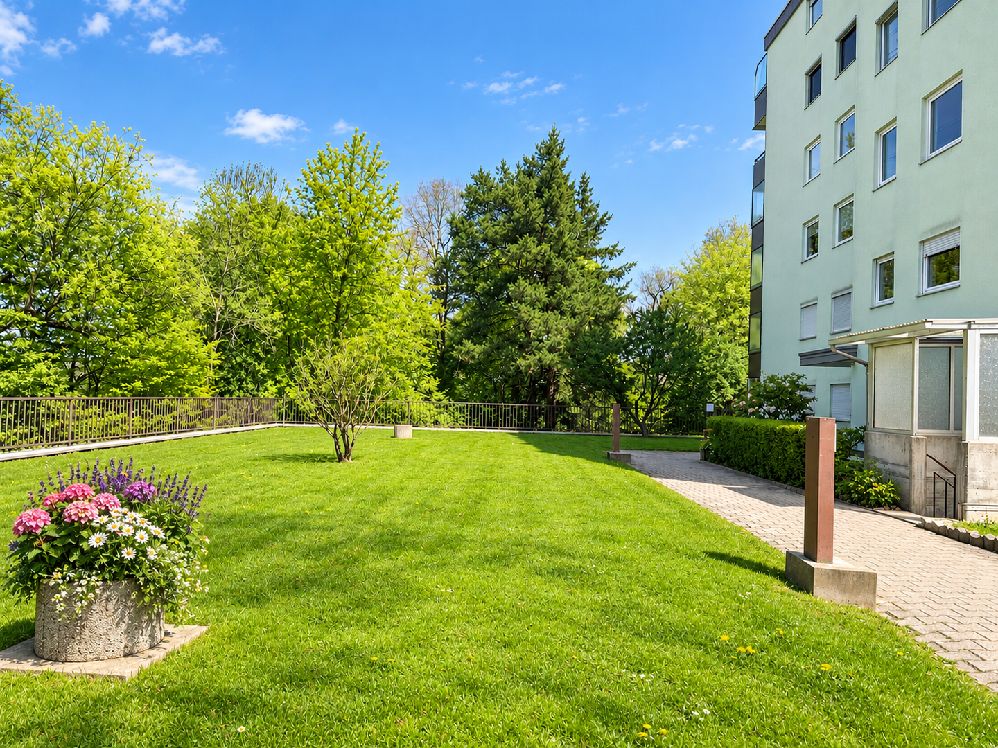 3,5-Zimmer-Wohnung mit Balkon, 70599 Stuttgart