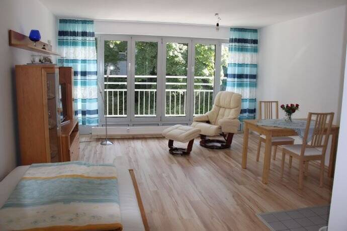 Neuwertiges,(teil-)möbliertes 1-Zimmer-Apartment mit TG-Stellplatz in Mittersendling, 200 Meter zur S-Bahn,, 81369 München (Sendling Sendling-Westpark Thalk. Obersendl.-Forsten-Fürstenr.-Solln)