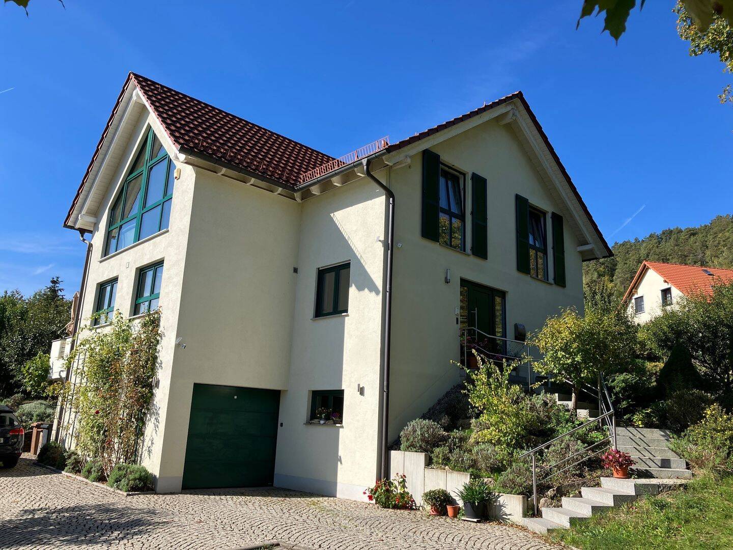 Großzügiges, freundliches Einfamilienhaus in ruhiger Lage, 7743 Jena