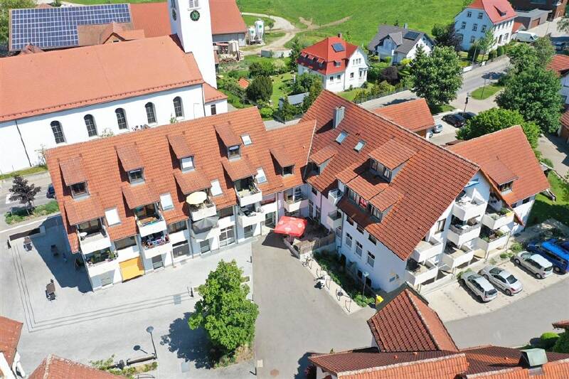 WOHNEN AM DORFPLATZ: CHARMANTE 4,5-ZIMMER-WOHNUNG IN SCHLIER, 88281 Schlier